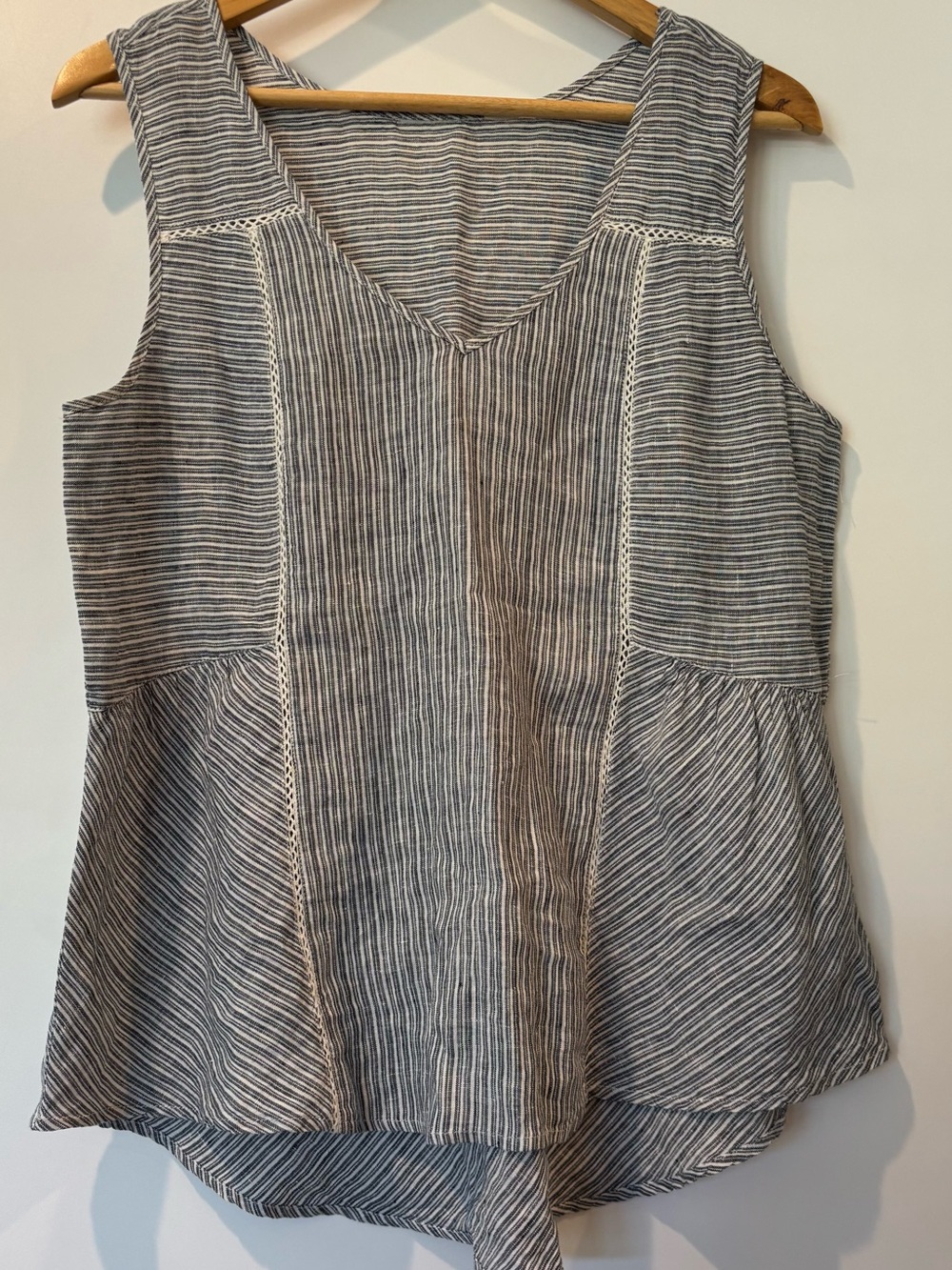 Lightweight Linen tank top size M-L new without tags! Pit to Pit max 20β